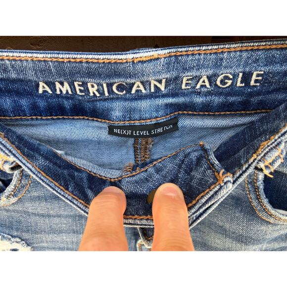 AMERICAN EAGLE BLUE DISTRESSED DENIUM JEAN SHORTS SIZE 2 - Picture 4 of 6